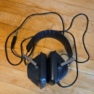 Over-Ear Wired Headphones in Black